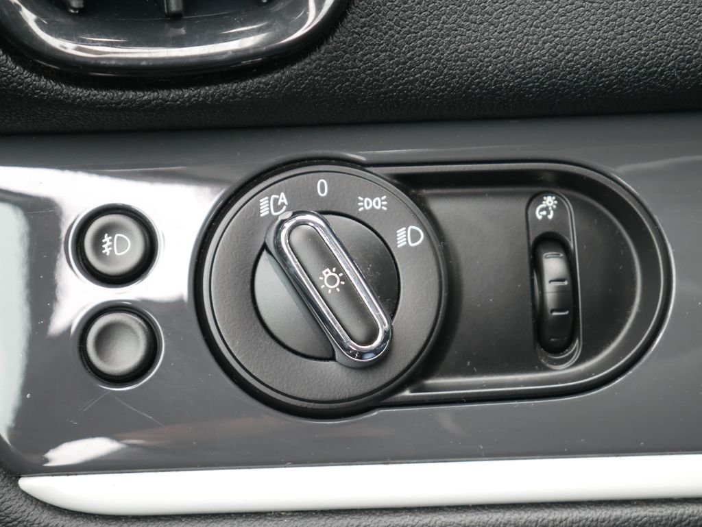 Used 2018 Black MINI Base image 31
