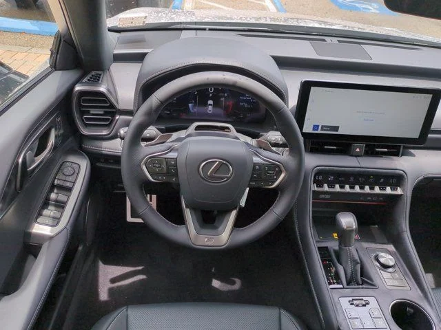 2026 Lexus IS 350 F SPORT - Photo 15