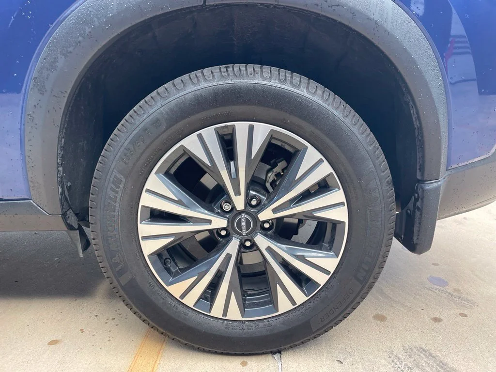 Used 2023 Blue Nissan SV image 16