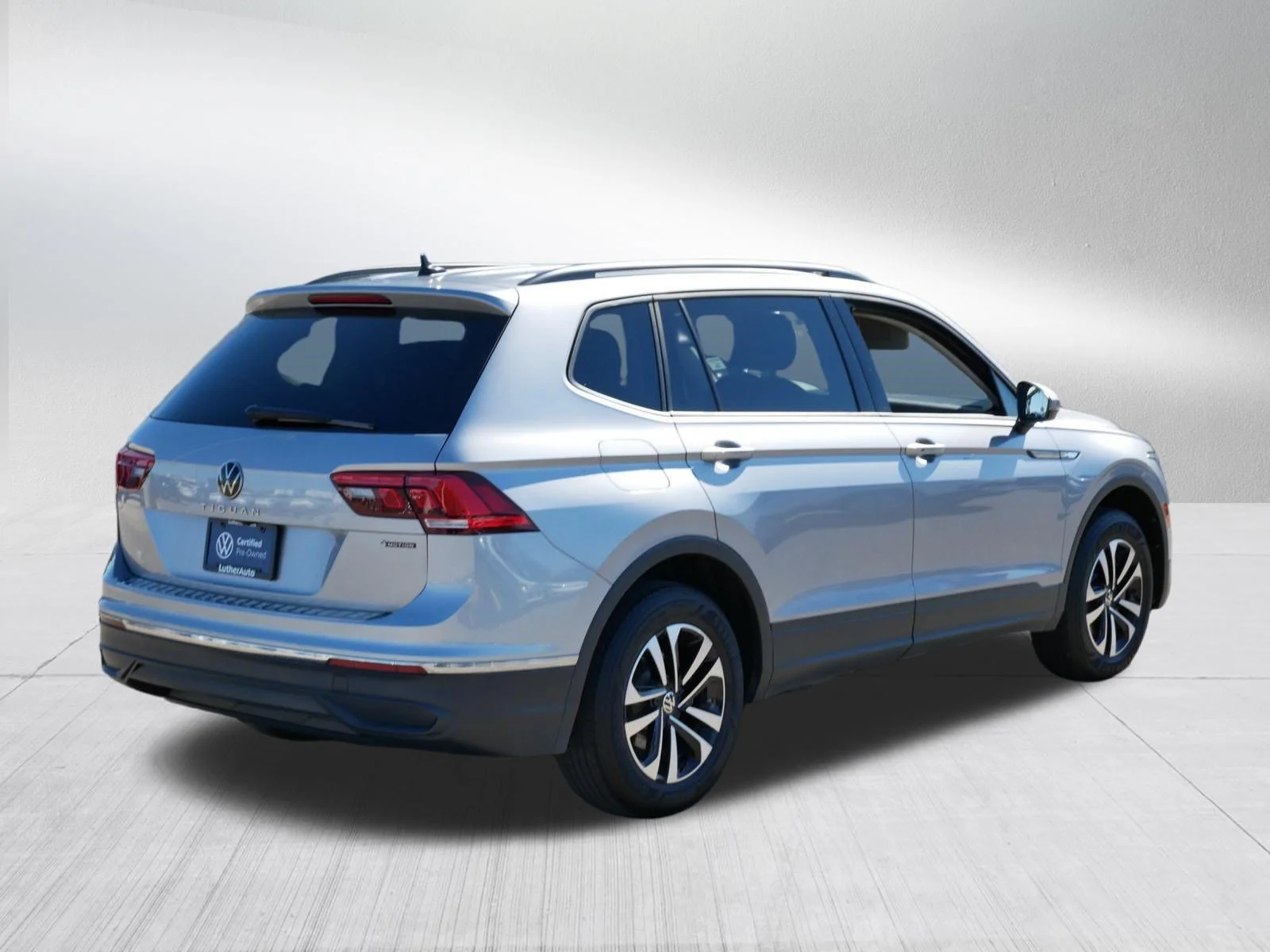 Certified Used 2024 PYRITE SILVER Volkswagen S image 7