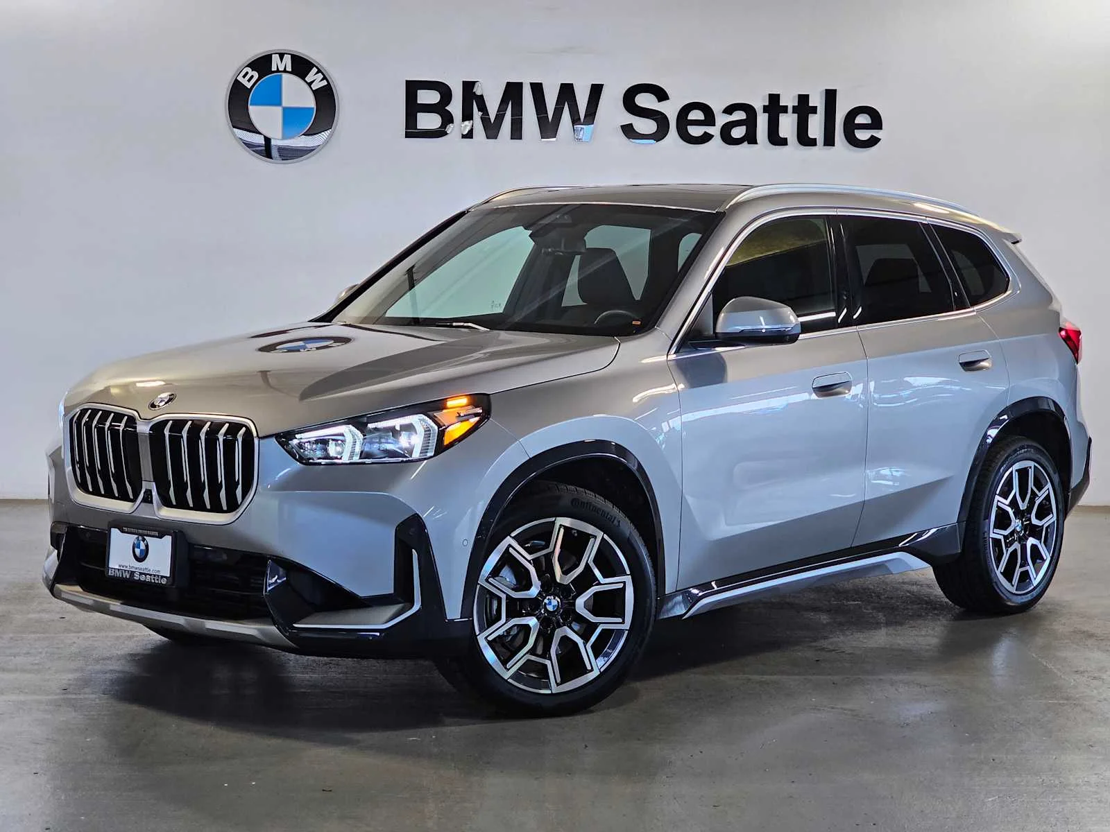 Certified Used 2025 Space Silver Metallic BMW xDrive28i image 1