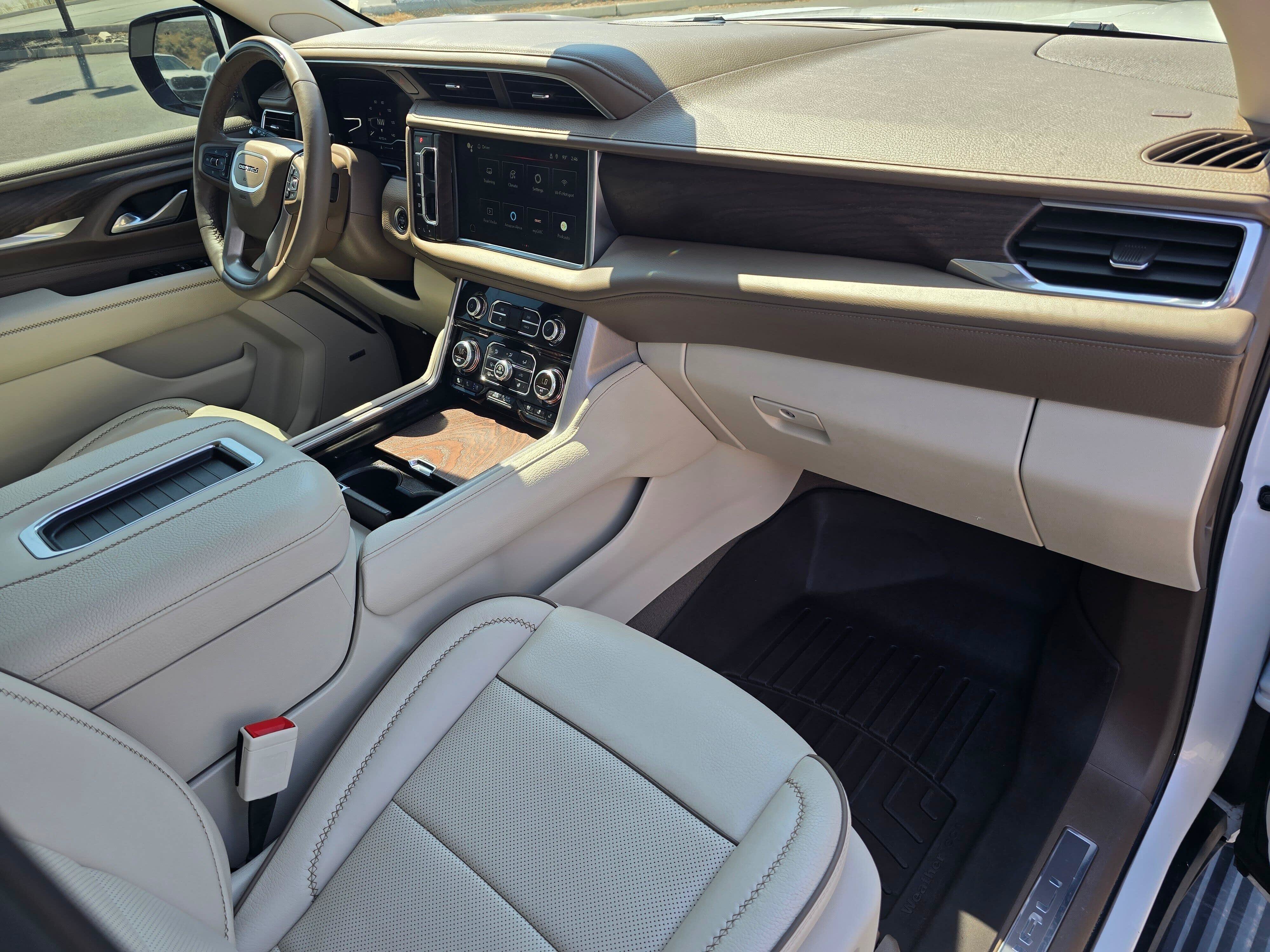 Used 2024 White Frost Tricoat GMC Denali image 15