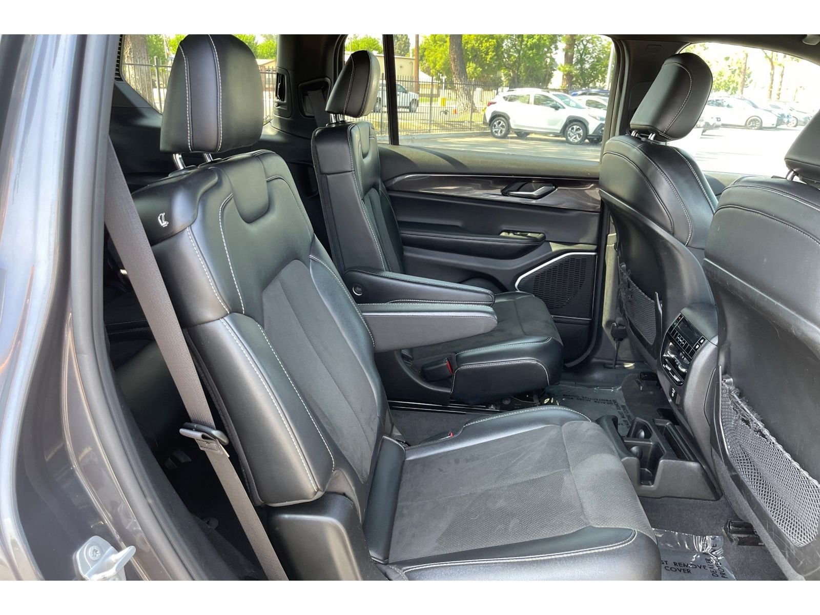 Used 2022 Baltic Gray Metallic Clearcoat Jeep Altitude image 19