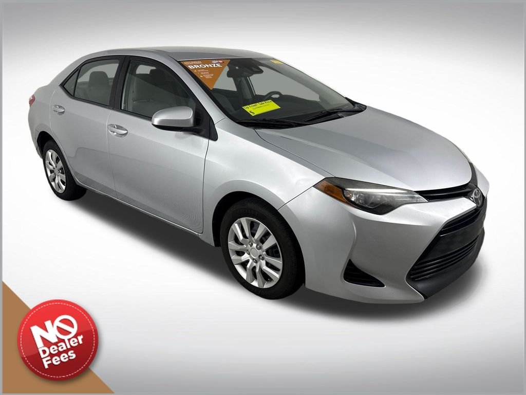 Used 2017  Toyota L image 1
