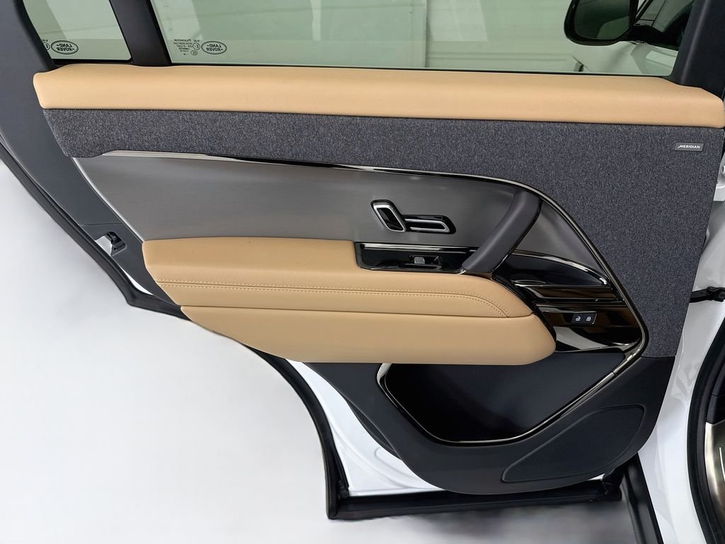 New 2026 Fuji White Land Rover SE image 26