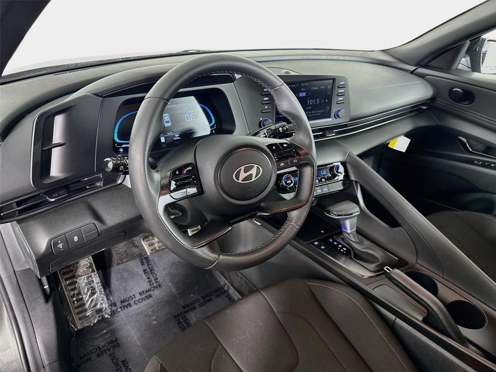 Used 2025 Amazon Gray Hyundai SEL Sport image 9
