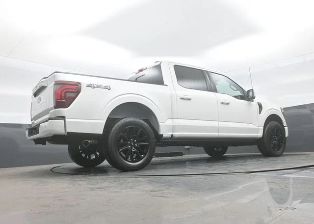 New 2026 Star White Metallic Tri-Coat Ford Platinum® image 24
