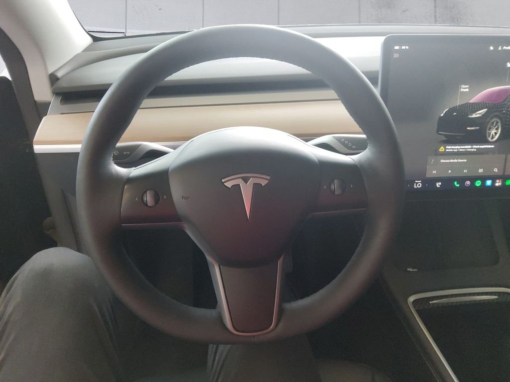 Used 2024  Tesla Long Range image 9