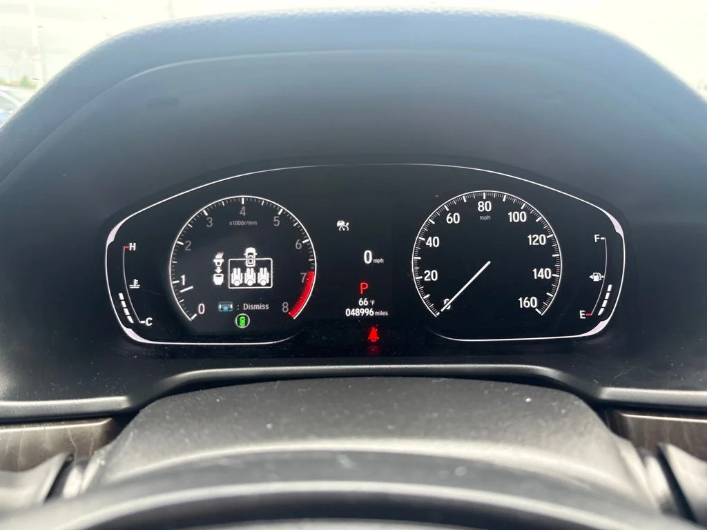 Used 2022 Red Honda Touring 2.0T image 18