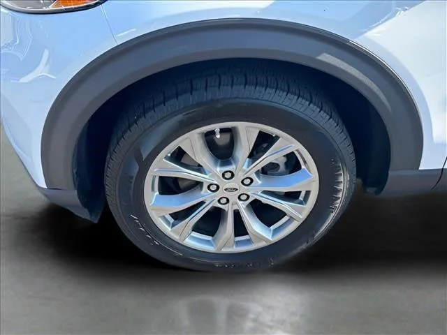 Used 2020 White Ford XLT image 16