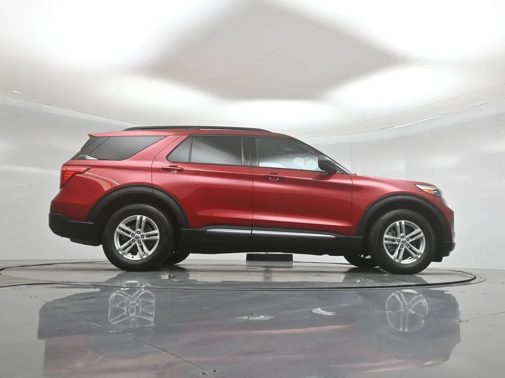 Used 2023 Red Ford XLT image 45