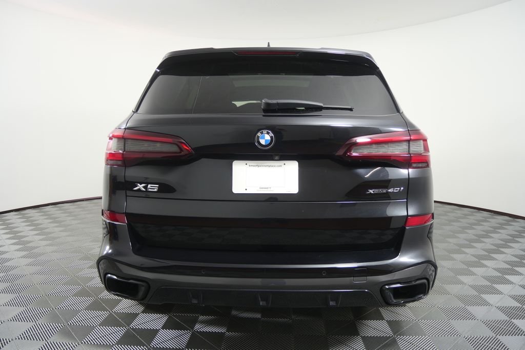 Used 2021 Black Sapphire Metallic BMW xDrive40i image 4