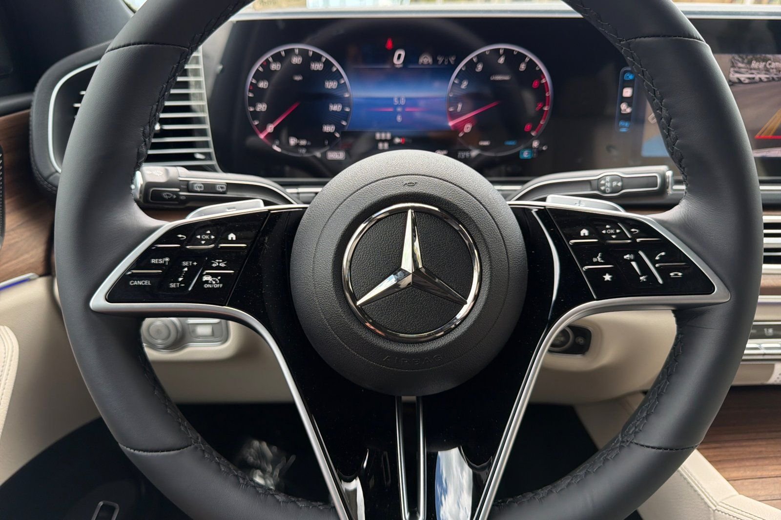 New 2026 Polar White Mercedes-Benz GLS 450 image 23