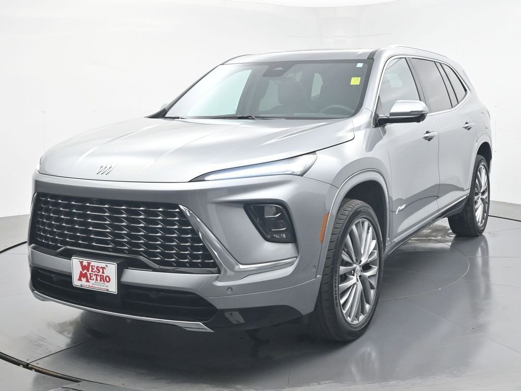2025 Buick Enclave Avenir AWD's photo