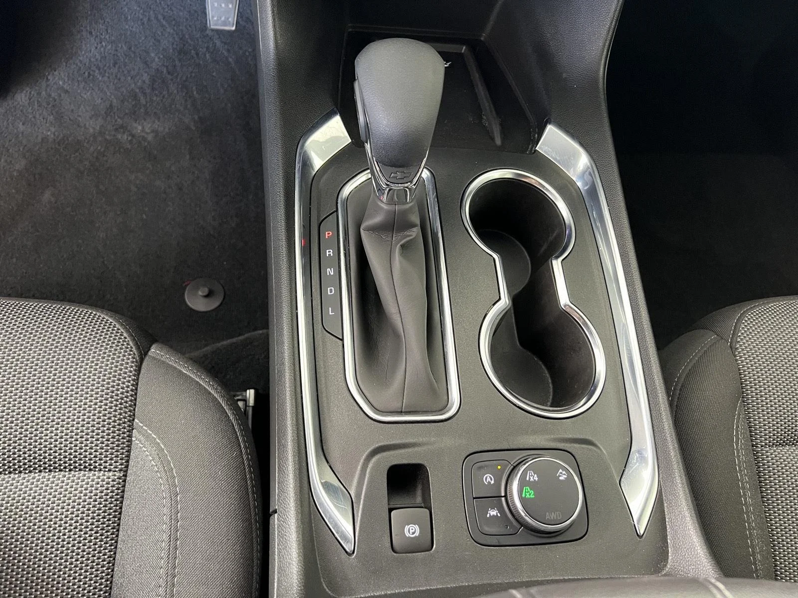 Used 2023 Sterling Gray Metallic Chevrolet LT Cloth image 17