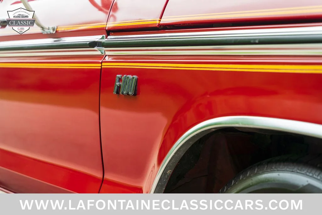Used 1975 Red Ford  image 31