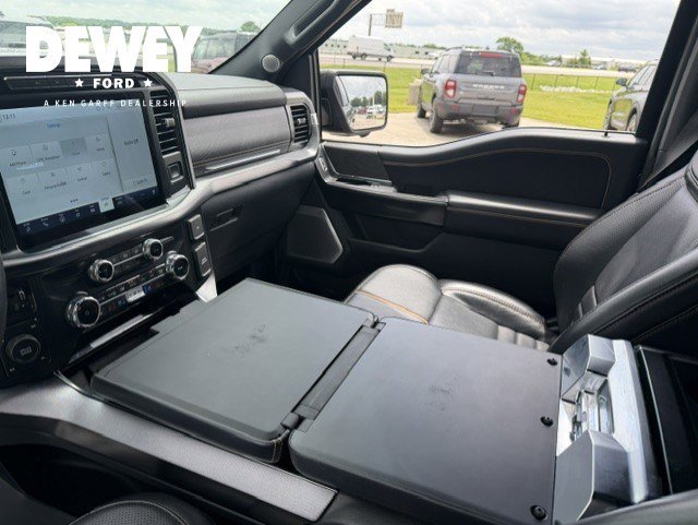 Used 2022 Black Metallic Ford Platinum image 30