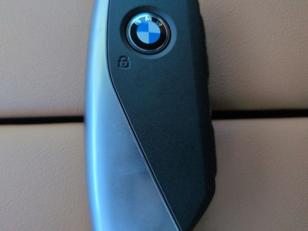 New 2026 Alpine White BMW xDrive40i image 30