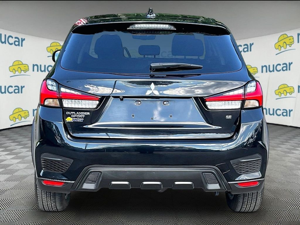 Used 2025 Gray Mitsubishi SE image 5
