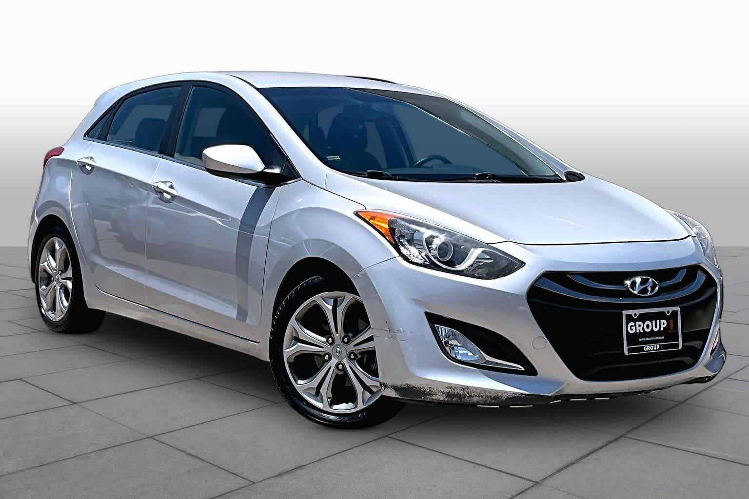 Used 2013 Shimmering Silver Hyundai  image 3