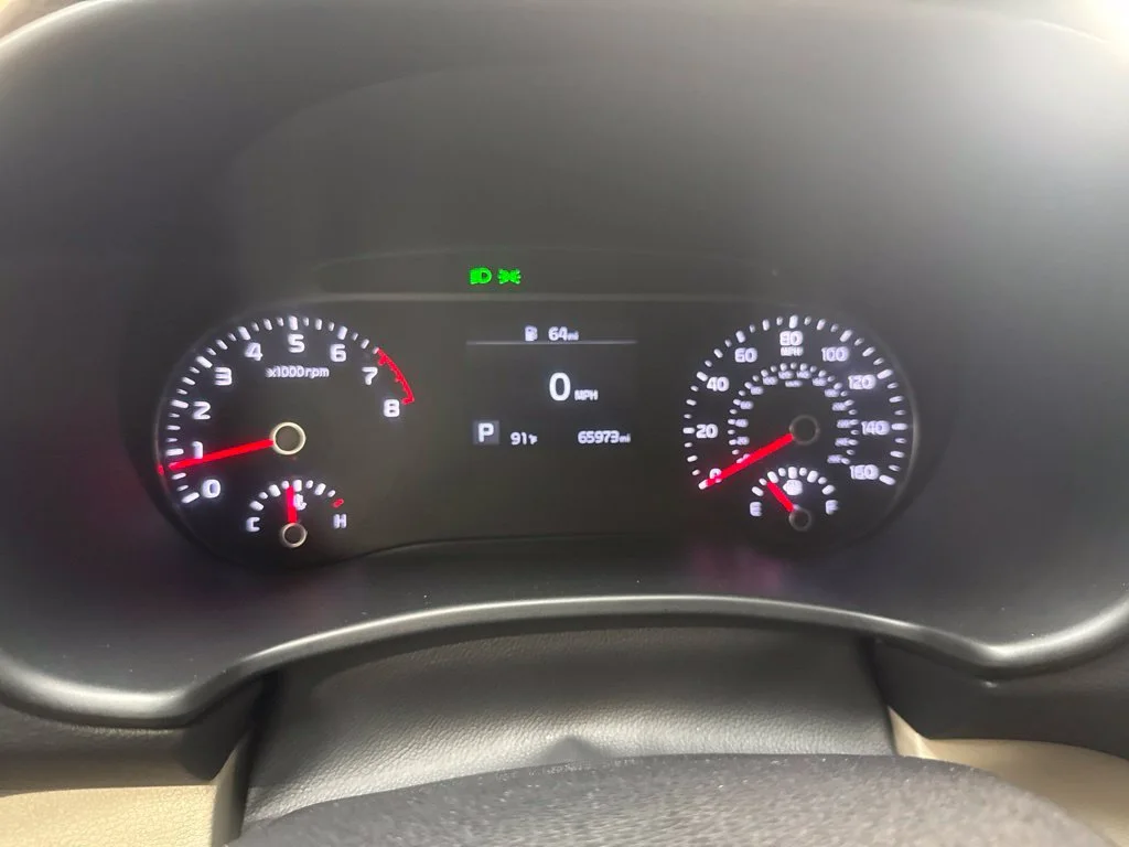 Used 2020 Sparkling Silver Kia LX image 25