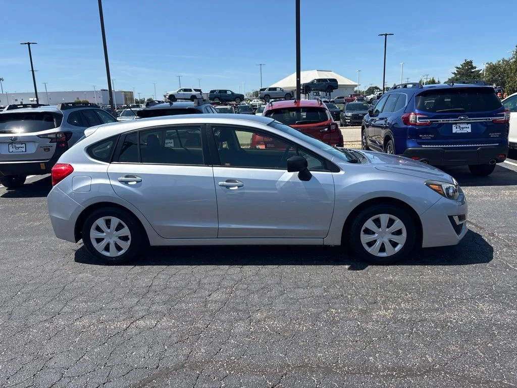 Used 2015 Silver Subaru 2.0i image 2