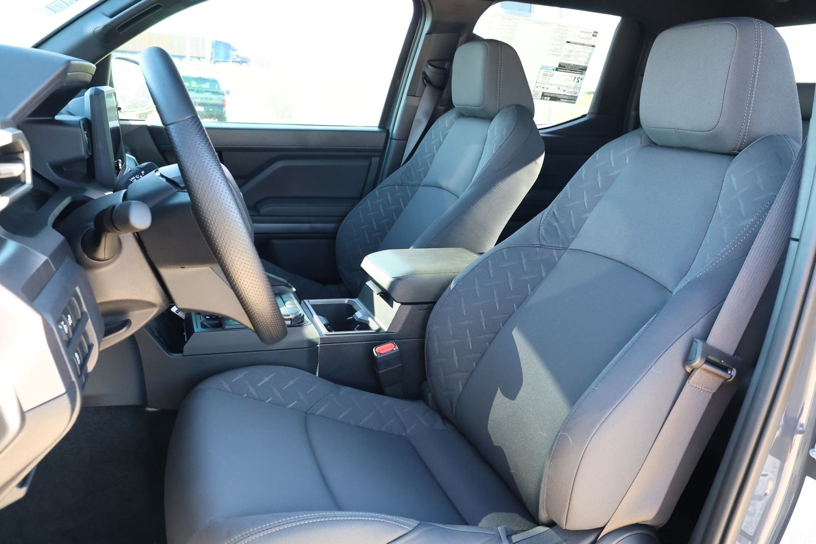 2025 Toyota Tacoma SR5 - Photo 28