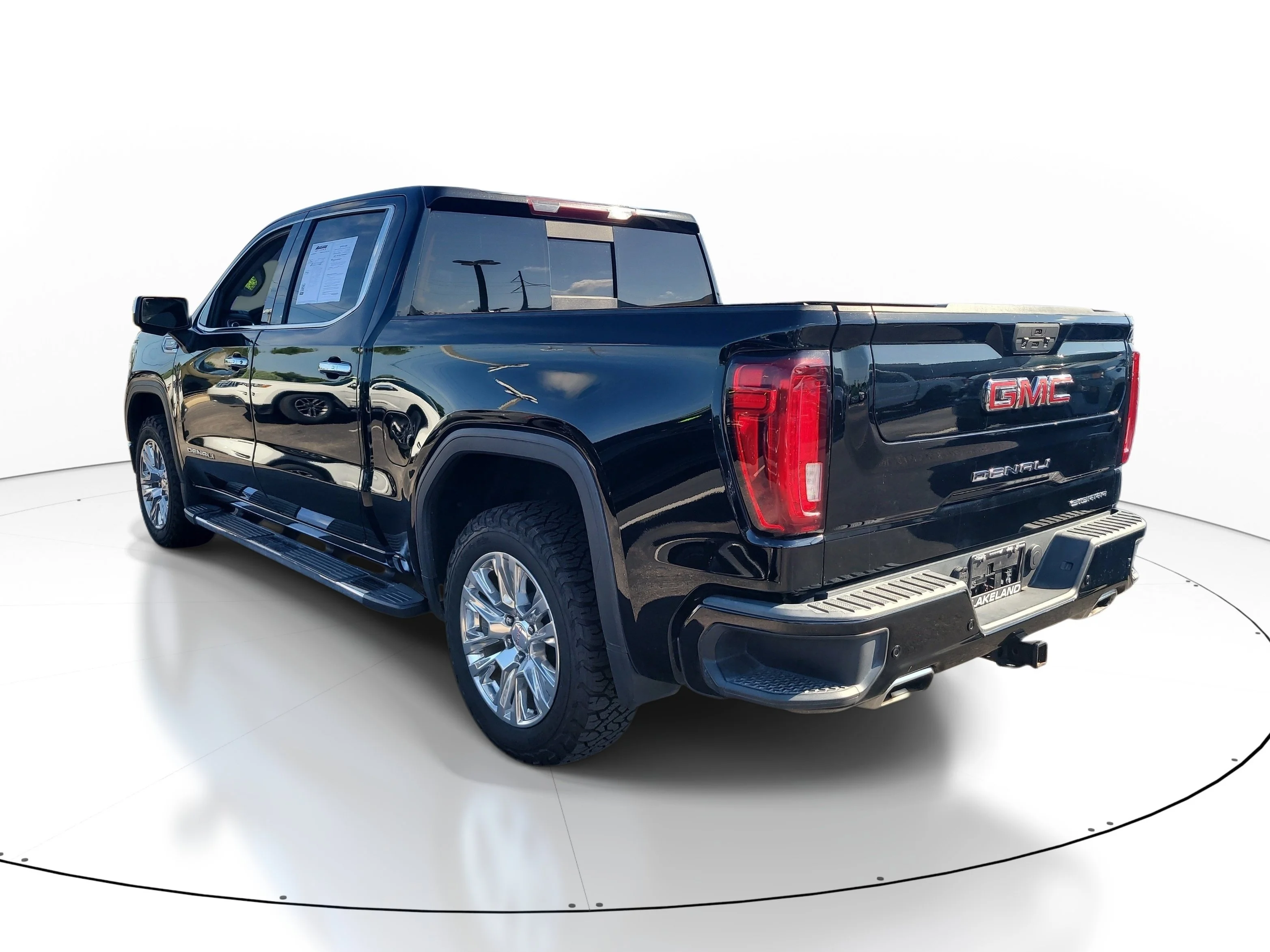 Used 2022 Onyx Black GMC Denali image 6
