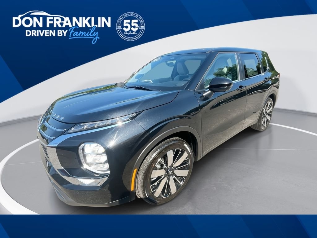2025 Mitsubishi Outlander SE 2WD's photo