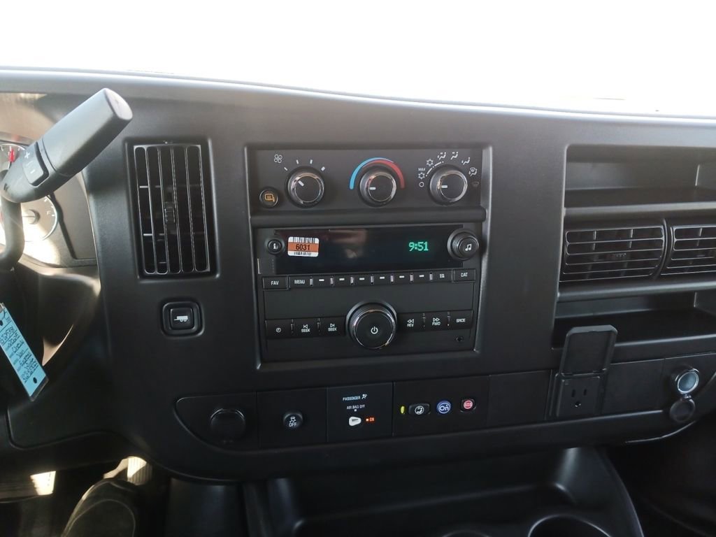 2025 Chevrolet Express Cargo Work Van - Photo 26