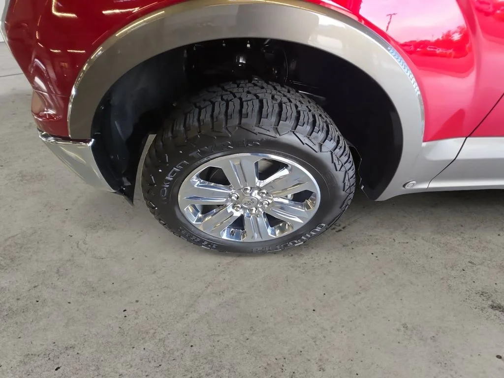 Used 2019 Red Ford King Ranch image 9