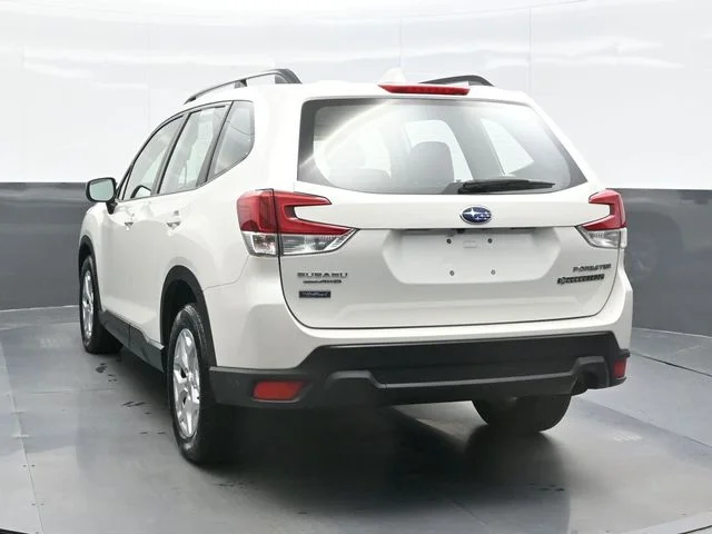 Used 2020 White Subaru Base image 6