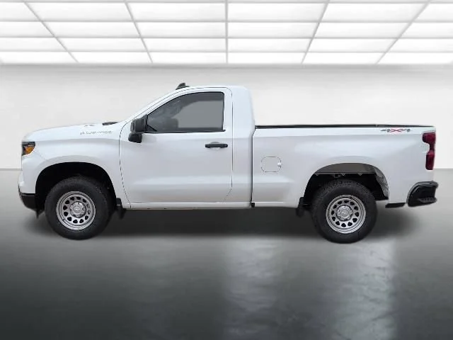 New 2026 Summit White Chevrolet WT image 18