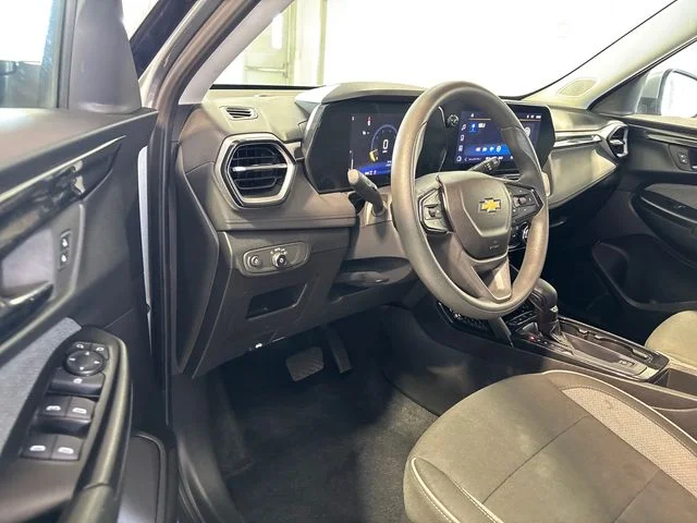 Used 2025 Sterling Gray Metallic Chevrolet LT image 6