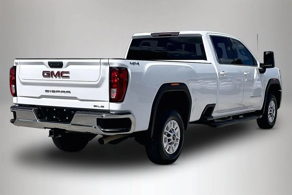Used 2024 Summit White GMC SLE image 5