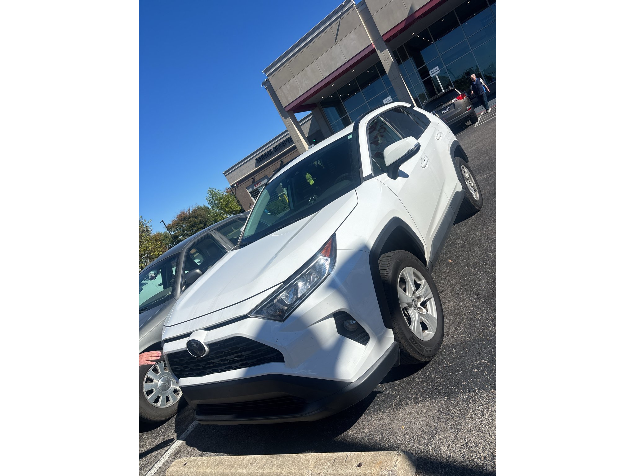Used 2019 Super White Toyota XLE image 1