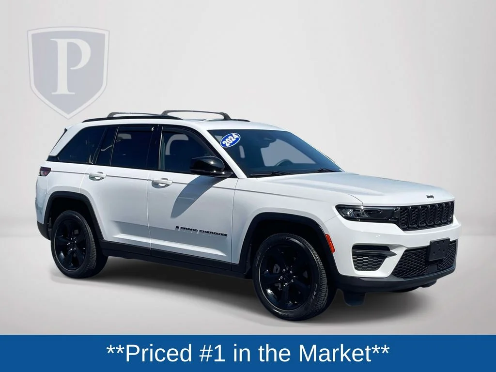 Used 2024 White Jeep Altitude X image 2