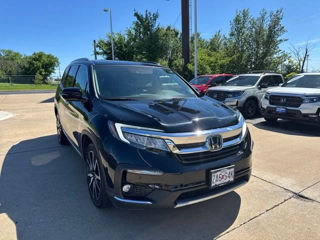 Used 2019 Black Honda Touring image 2