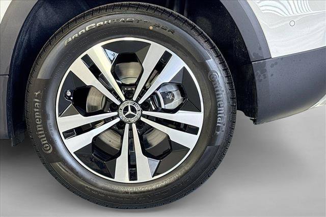 New 2026 Polar White Mercedes-Benz GLB 250 image 59