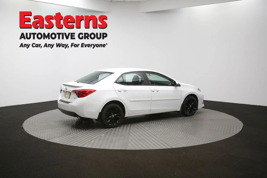 Used 2018 White Toyota SE image 39