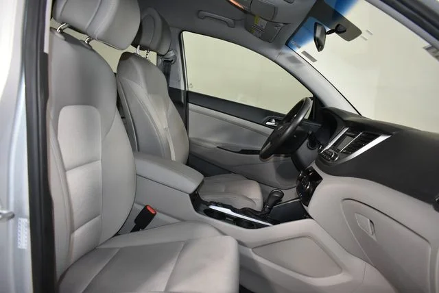 Used 2017 Silver Hyundai Sport image 16