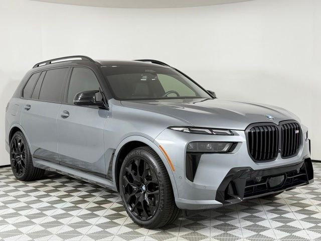 2025 BMW X7 M60i