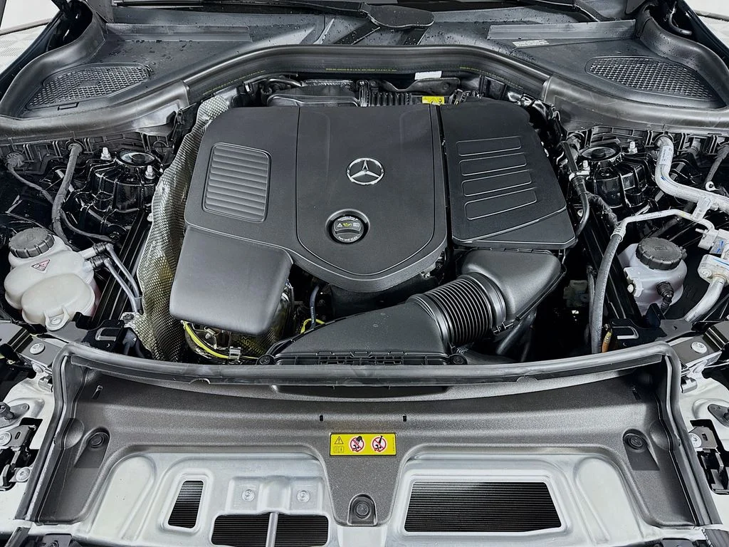 Used 2026 Black Mercedes-Benz GLC 300 image 26