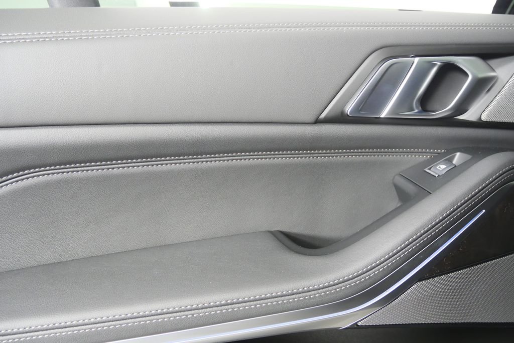 New 2026 Black Sapphire Metallic BMW xDrive50e image 13