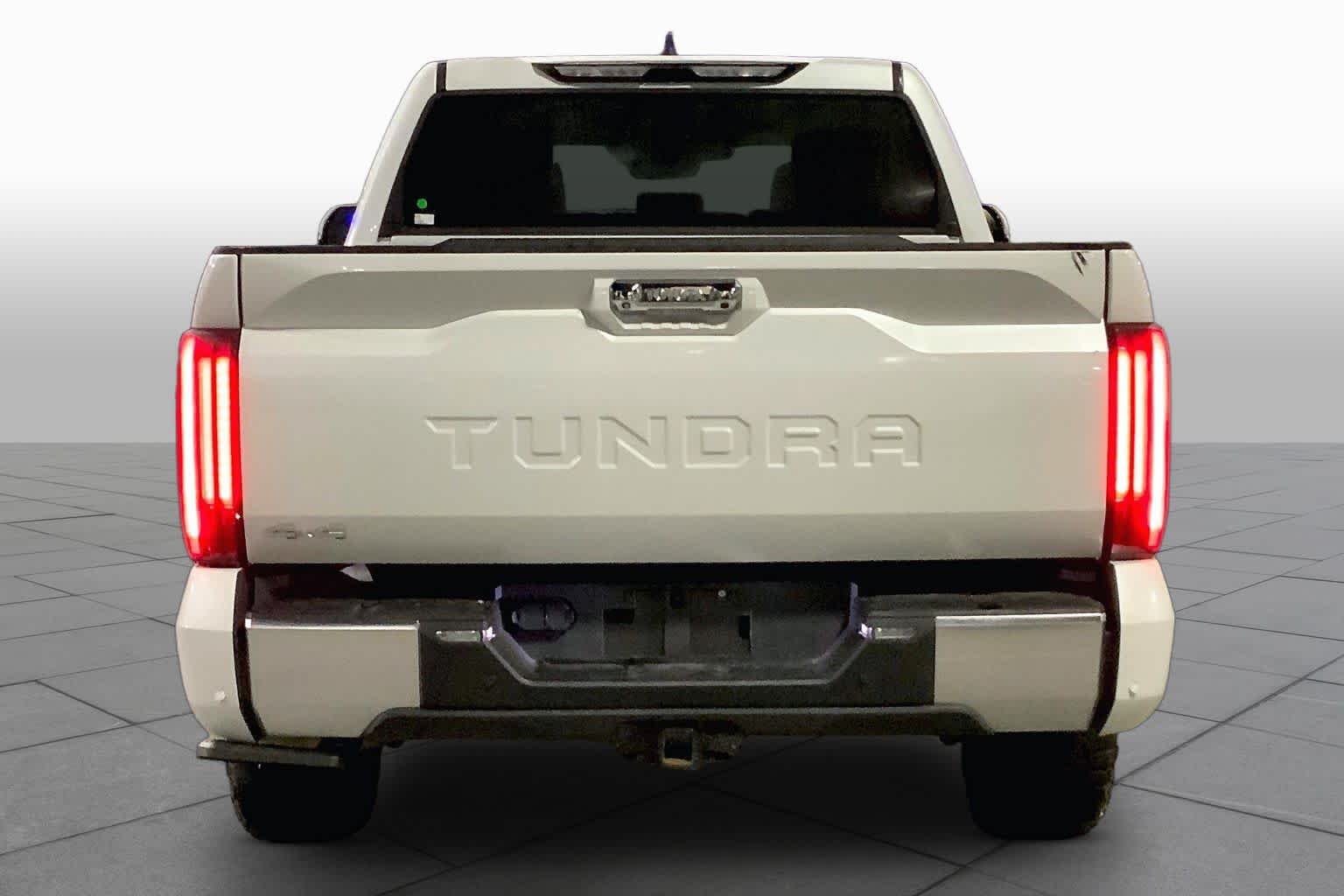 Used 2025 Wind Chill Pearl Toyota Limited image 5
