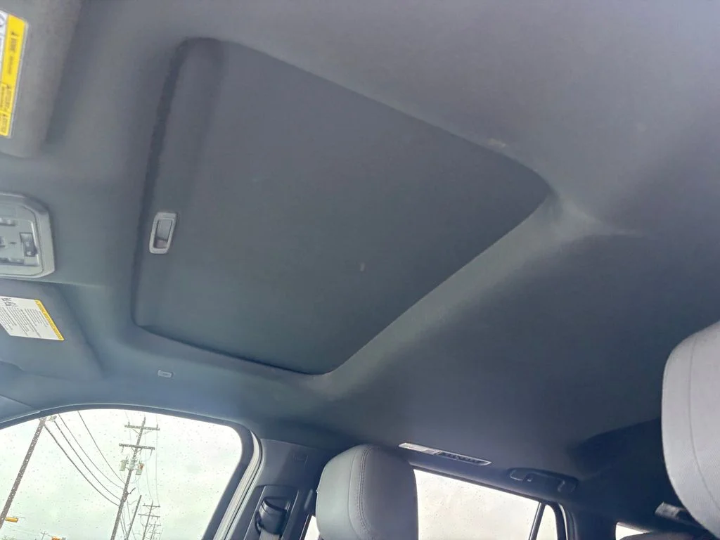 Used 2025 White Toyota SR5 image 13