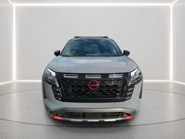New 2026 Boulder Gray Pearl / Super Black Two-tone Nissan Rock Creek® image 6