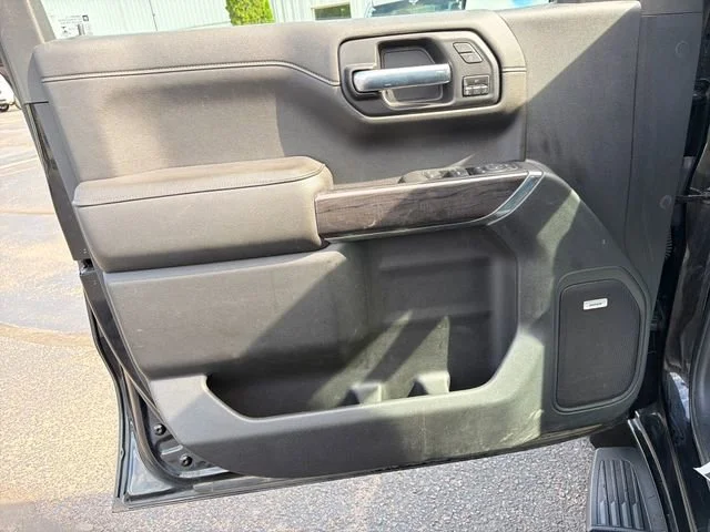 Used 2021 BLACK Chevrolet LTZ image 17
