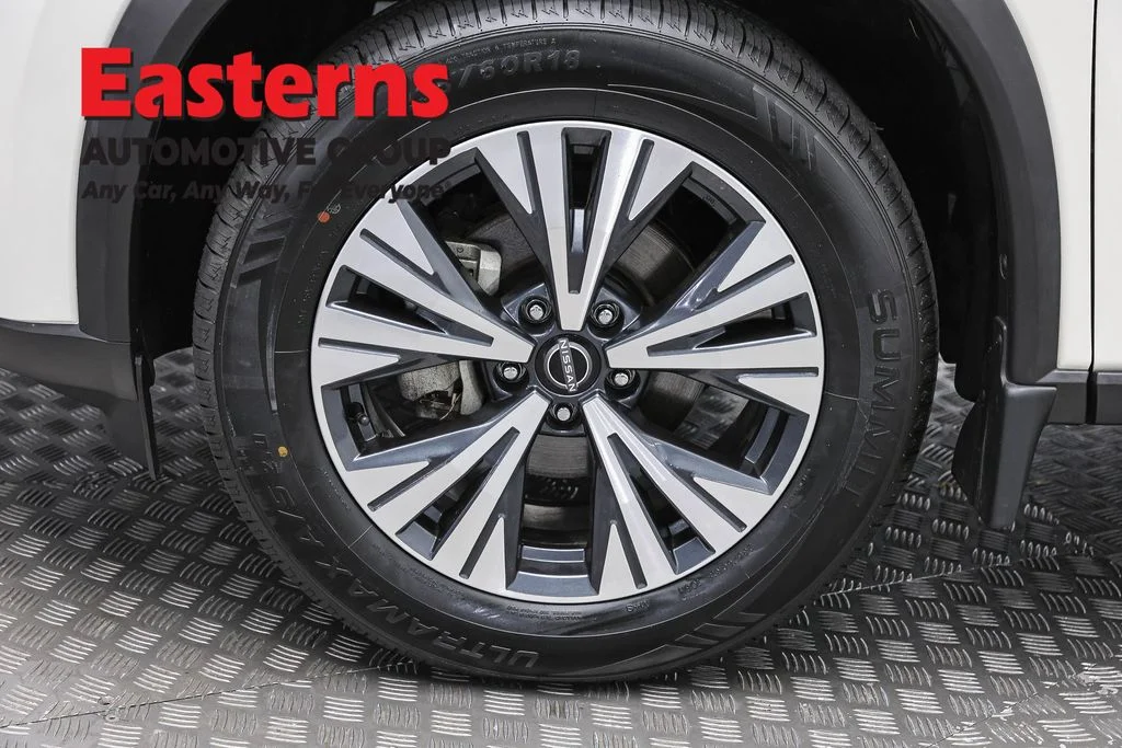 Used 2023 White Nissan SV image 32