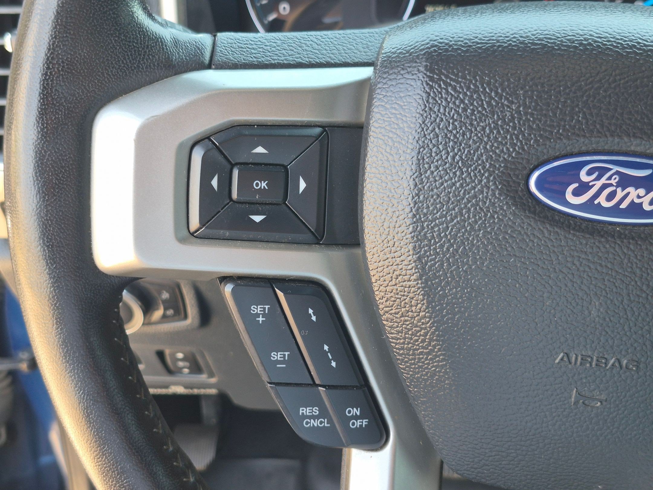 Used 2022 Blue Metallic Ford LARIAT image 17